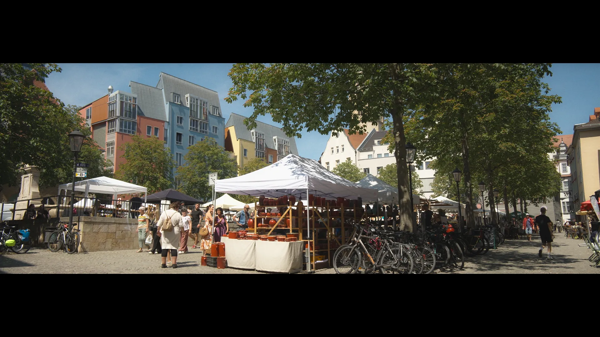 Keramikstand auf einem Markt